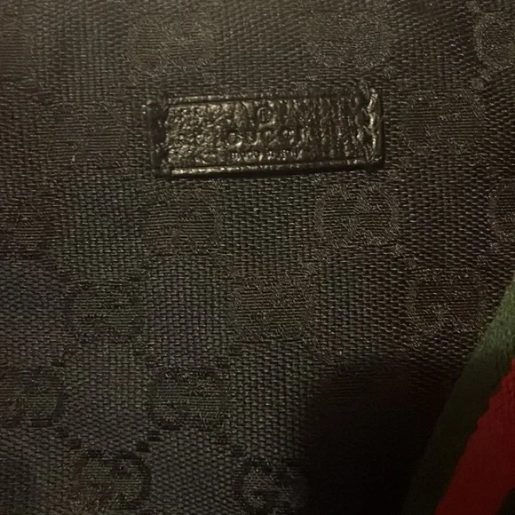 Vintage Gucci crossbody black with classic webbing - Picture 4 of 8